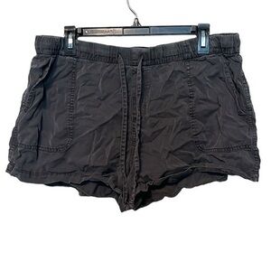 Gap cargo 100% Lyocell color is black womens  size large